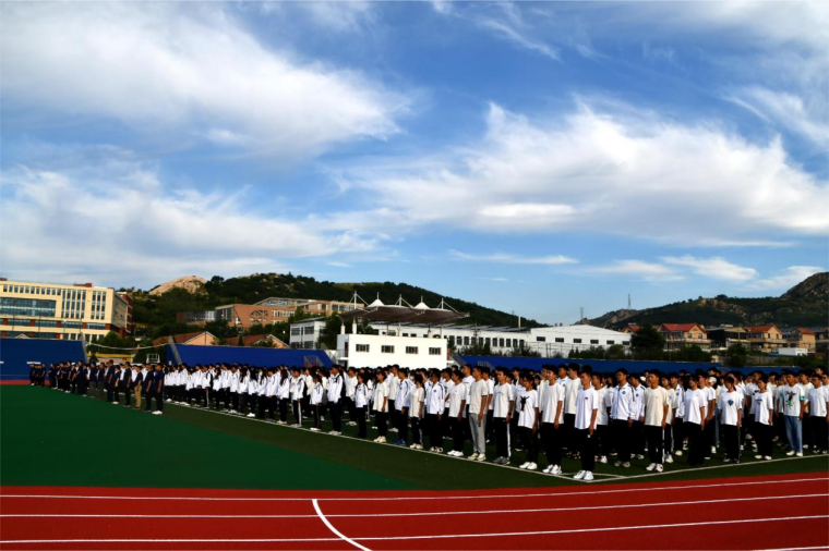 雷竞技的赛事积分举行2023年度秋季学期升国旗仪式