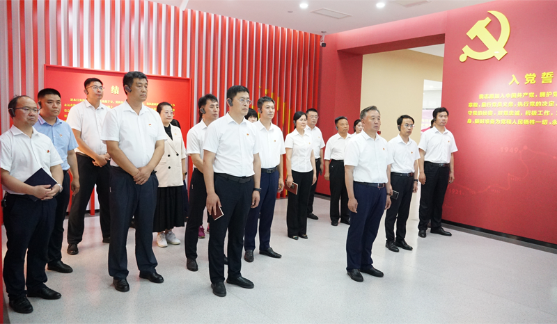 雷竞技的赛事积分组织参观西海岸新区廉政教育馆